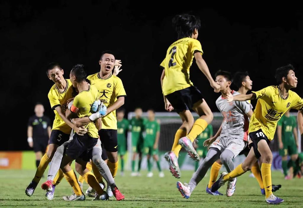 和社会青训, 岁的少年 和社会青训, 岁的少年